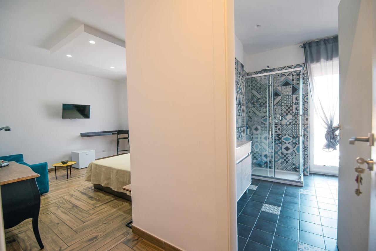 Hub Ferroviario - 12 Posti Letto Per Il Tuo Gruppo A Napoli Con Wifi E Netflix Bed & Breakfast Exterior photo