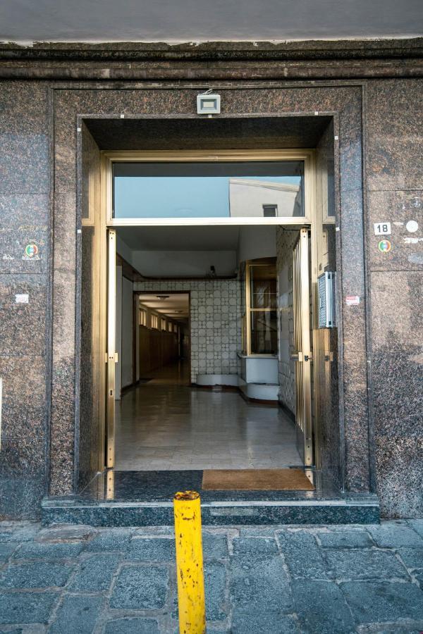 Hub Ferroviario - 12 Posti Letto Per Il Tuo Gruppo A Napoli Con Wifi E Netflix Bed & Breakfast Exterior photo