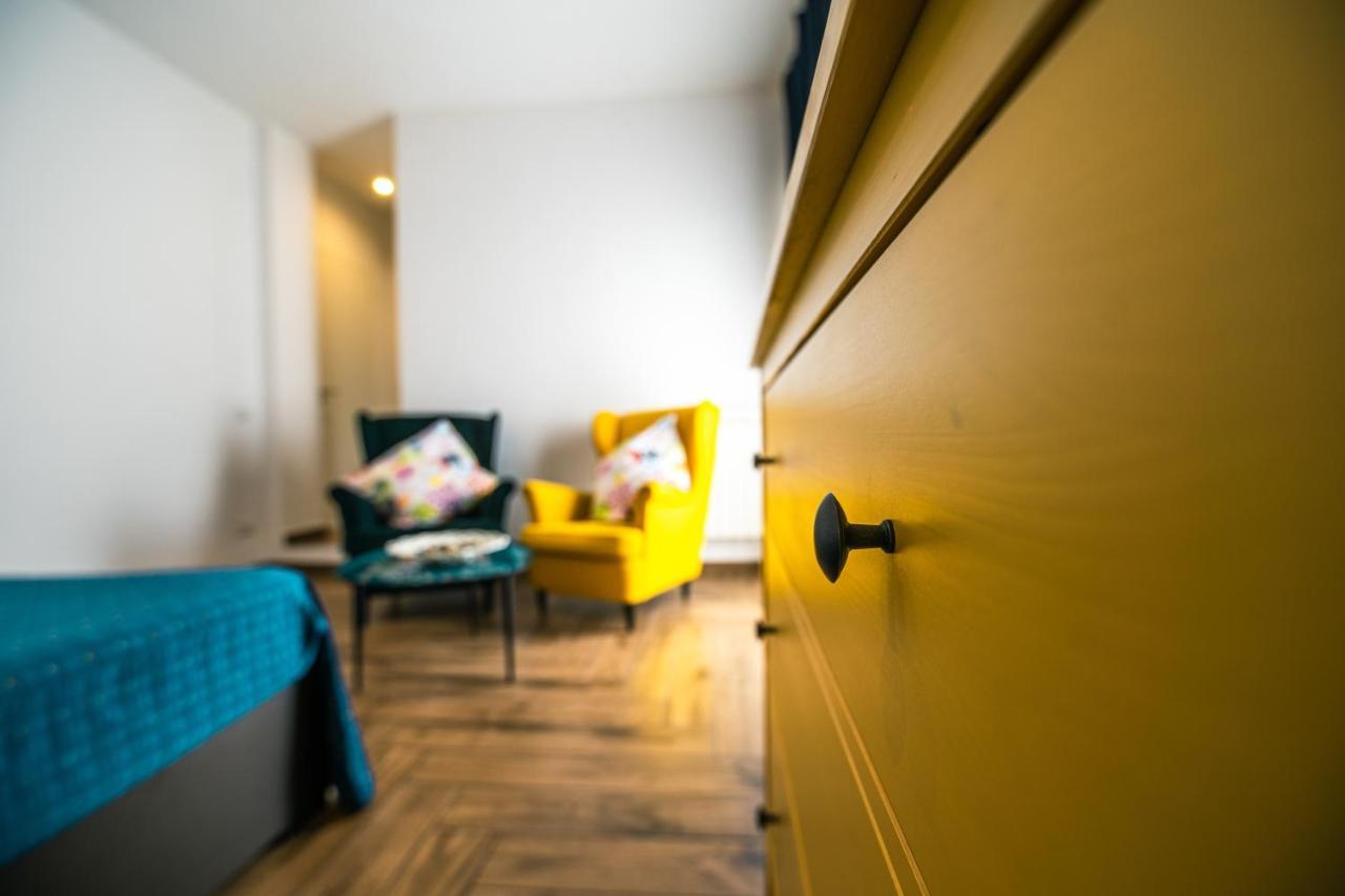 Hub Ferroviario - 12 Posti Letto Per Il Tuo Gruppo A Napoli Con Wifi E Netflix Bed & Breakfast Exterior photo