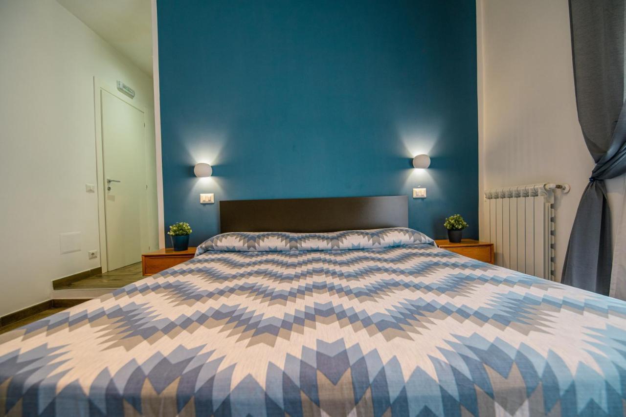 Hub Ferroviario - 12 Posti Letto Per Il Tuo Gruppo A Napoli Con Wifi E Netflix Bed & Breakfast Exterior photo